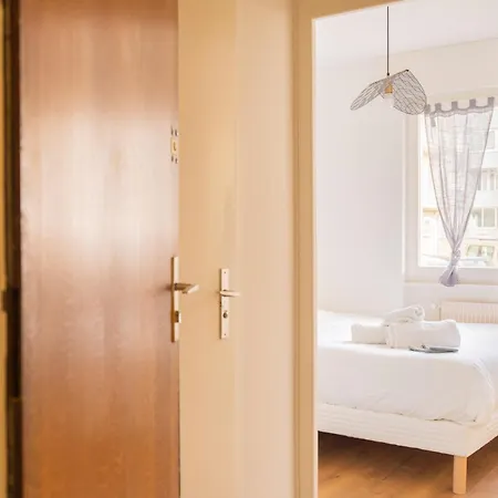 Apartment T2 A Avec Terrasse, Tram 17, Geneve
