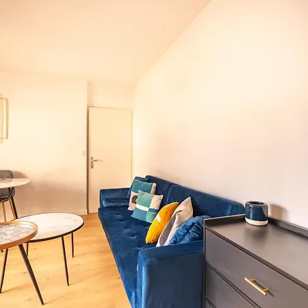 T2 A Avec Terrasse, Tram 17, Geneve Apartment